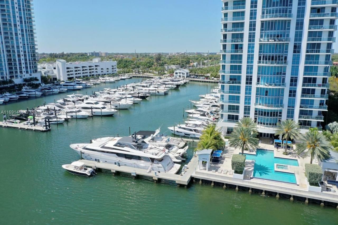 17301 Biscayne Blvd, Unit 1404, North Miami, FL 33160 Photo