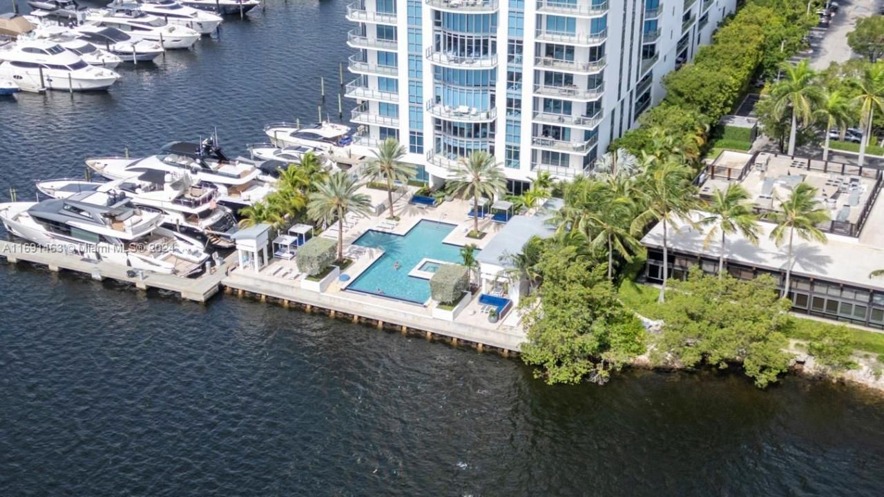 17301 Biscayne Blvd, Unit 1404, North Miami, FL 33160 Photo