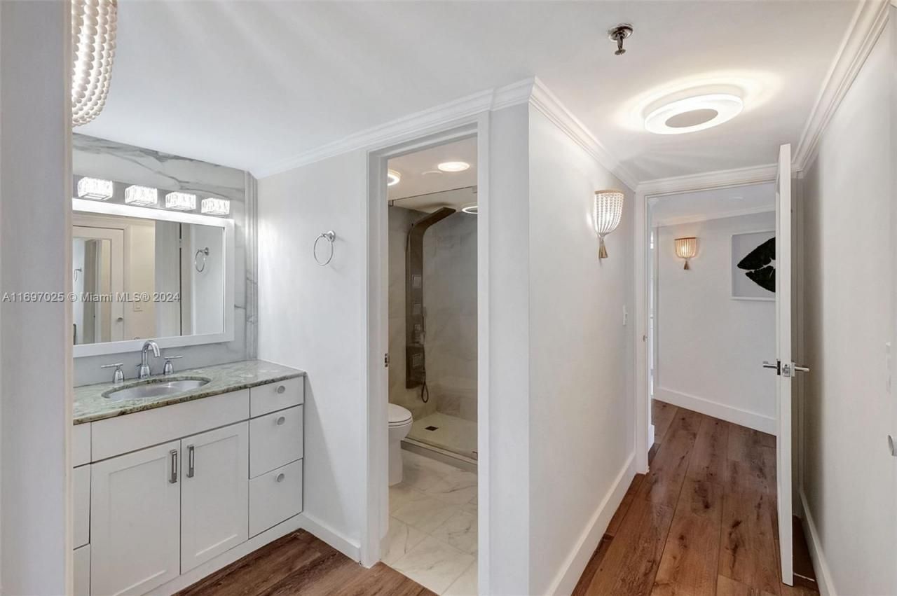 2401 Collins Ave, Unit 1902, Miami Beach, FL 33140 Photo