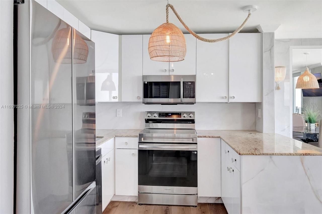 2401 Collins Ave, Unit 1902, Miami Beach, FL 33140 Photo