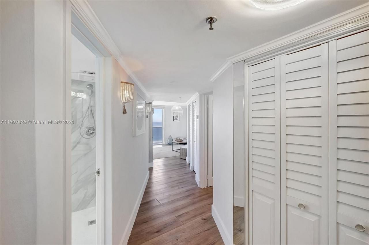 2401 Collins Ave, Unit 1902, Miami Beach, FL 33140 Photo