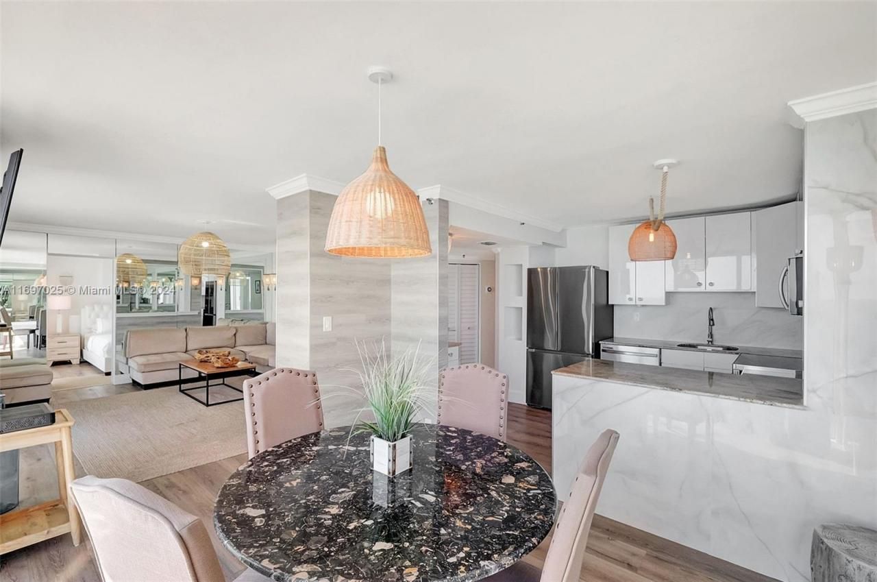 2401 Collins Ave, Unit 1902, Miami Beach, FL 33140 Photo