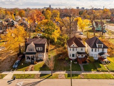 729 COLLINGWOOD Street, Detroit, MI 48202