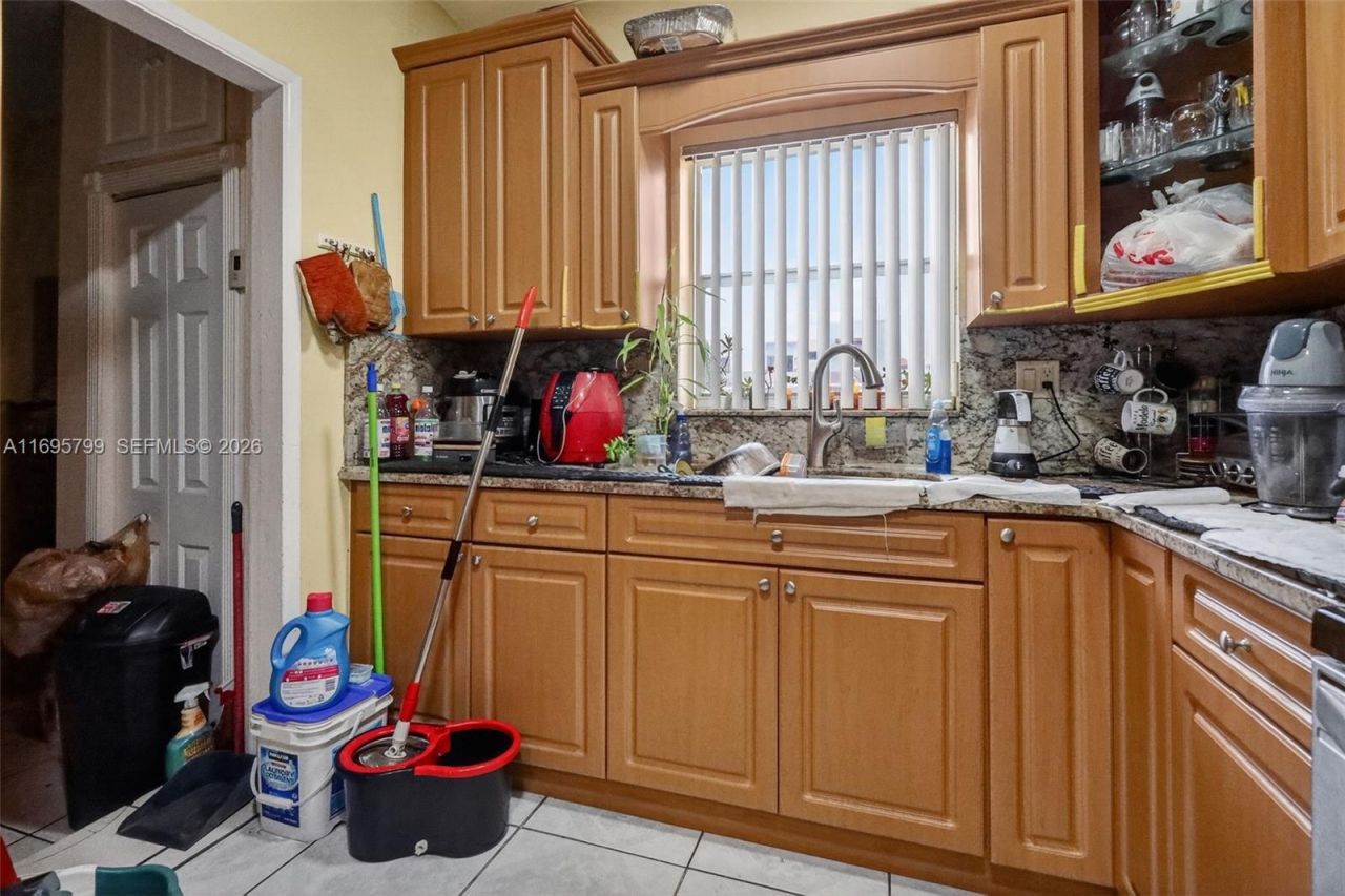 500 E 30th St, Hialeah, FL 33013 Photo