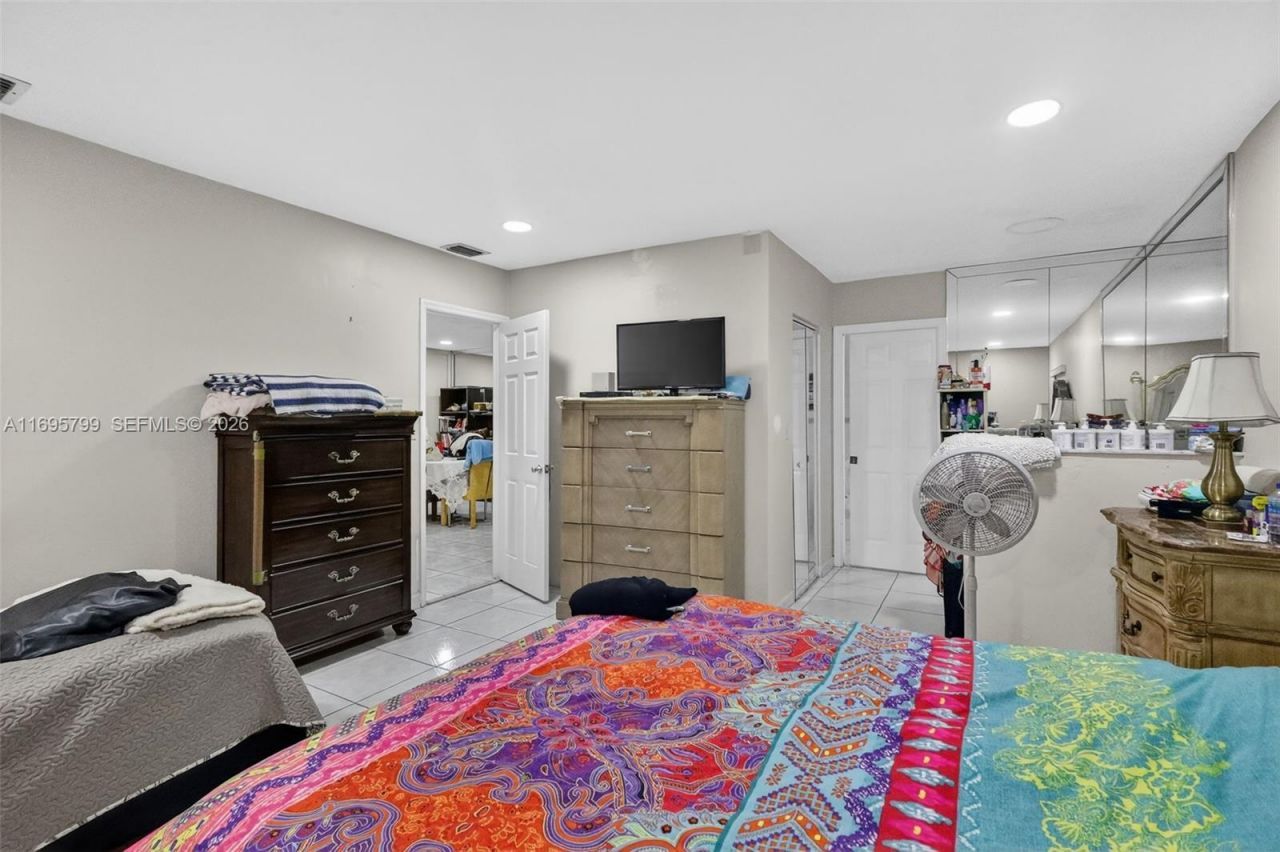 500 E 30th St, Hialeah, FL 33013 Photo