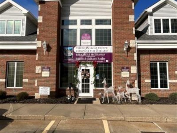 205 W Portage Trail Extension, Cuyahoga Falls, OH 44223