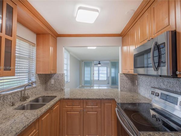 6001 NW 61st Ave, Unit 101, Tamarac, FL 33319