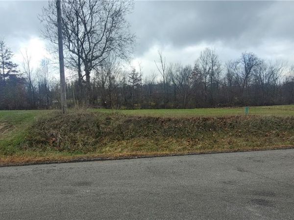 1129-1130 Cinnamon Drive, West Salem, OH 44287