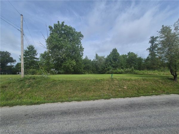 1129-1130 Cinnamon Drive, West Salem, OH 44287