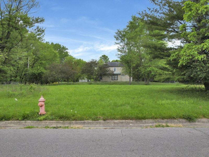 2559 Milford Avenue, Columbus, OH 43211 Photo 3