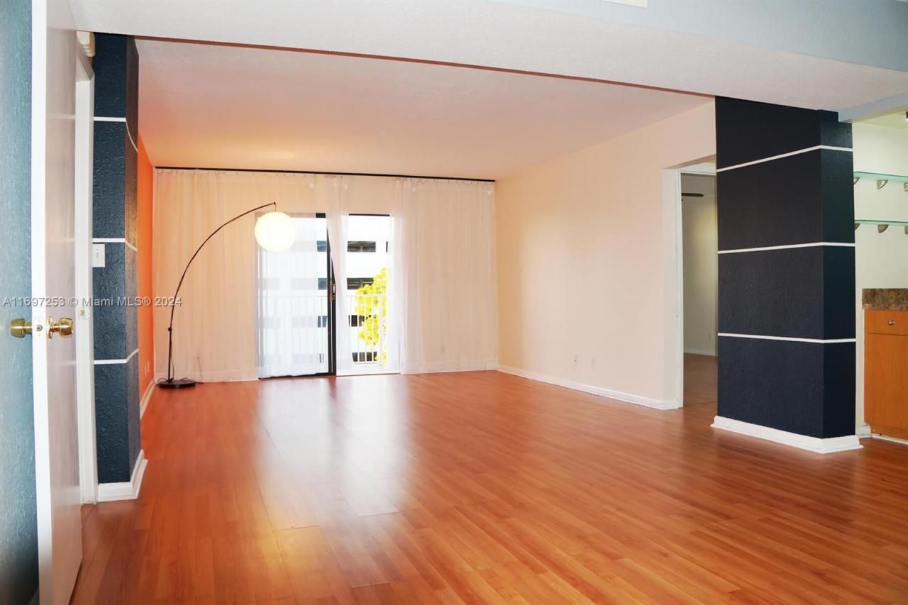 1900 Diana Dr, Unit 3E, Hallandale Beach, FL 33009 Photo