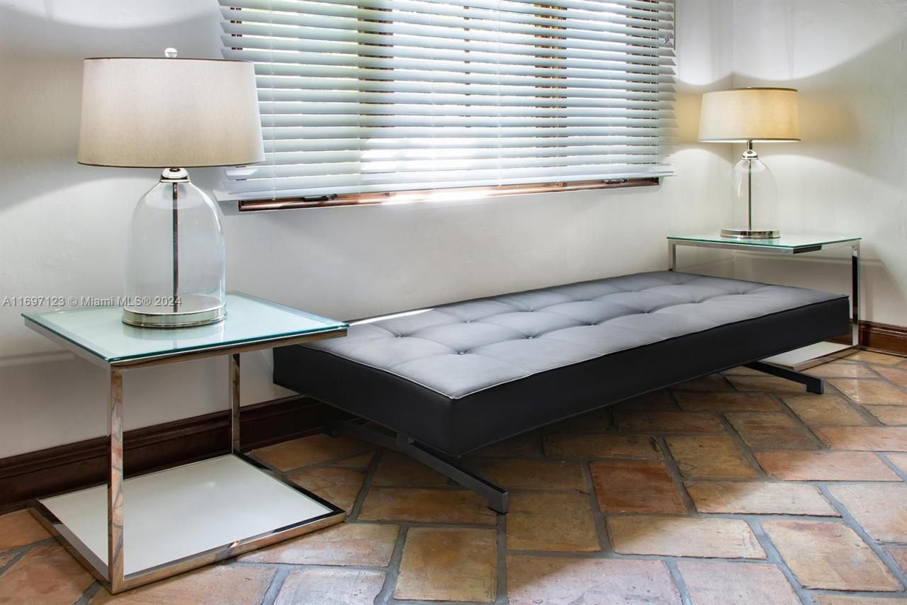 4745 Pine Tree Dr, Miami Beach, FL 33140 Photo