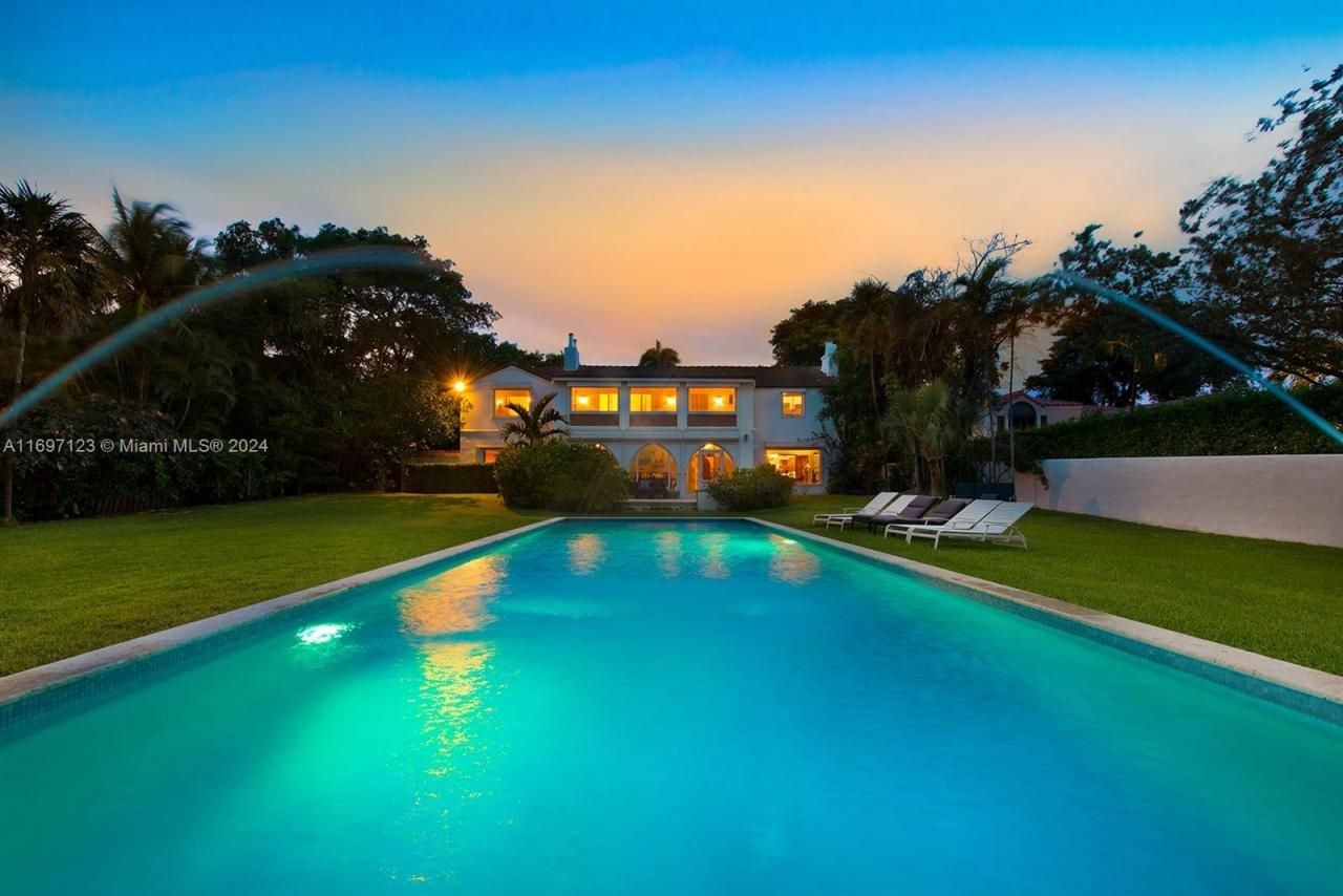 4745 Pine Tree Dr, Miami Beach, FL 33140 Photo