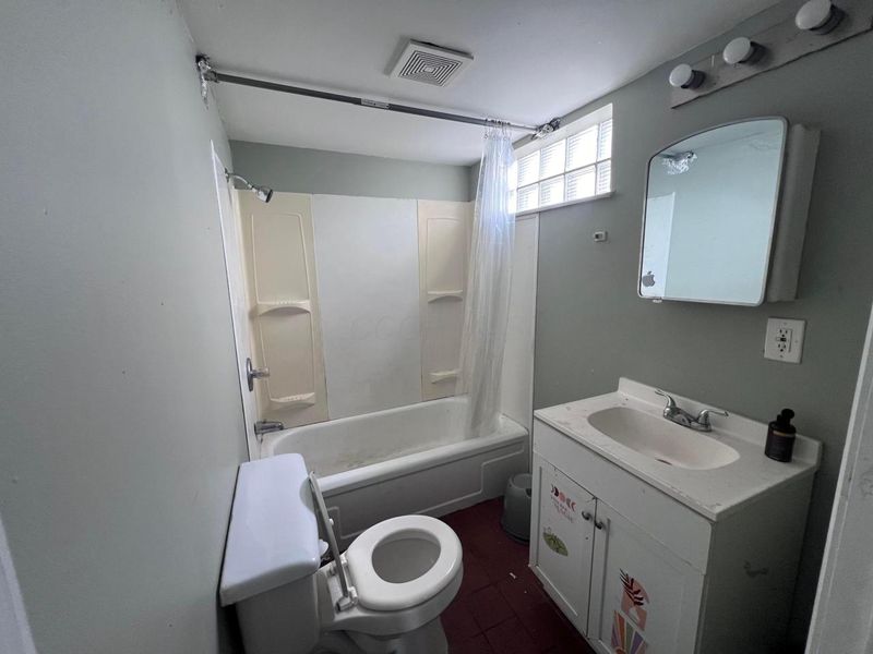 3295 Sullivant Avenue, Unit N, Columbus, OH 43204 Photo 7