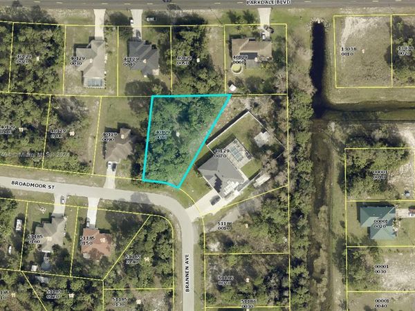 439 Broadmoor St, Lehigh Acres, FL 33974