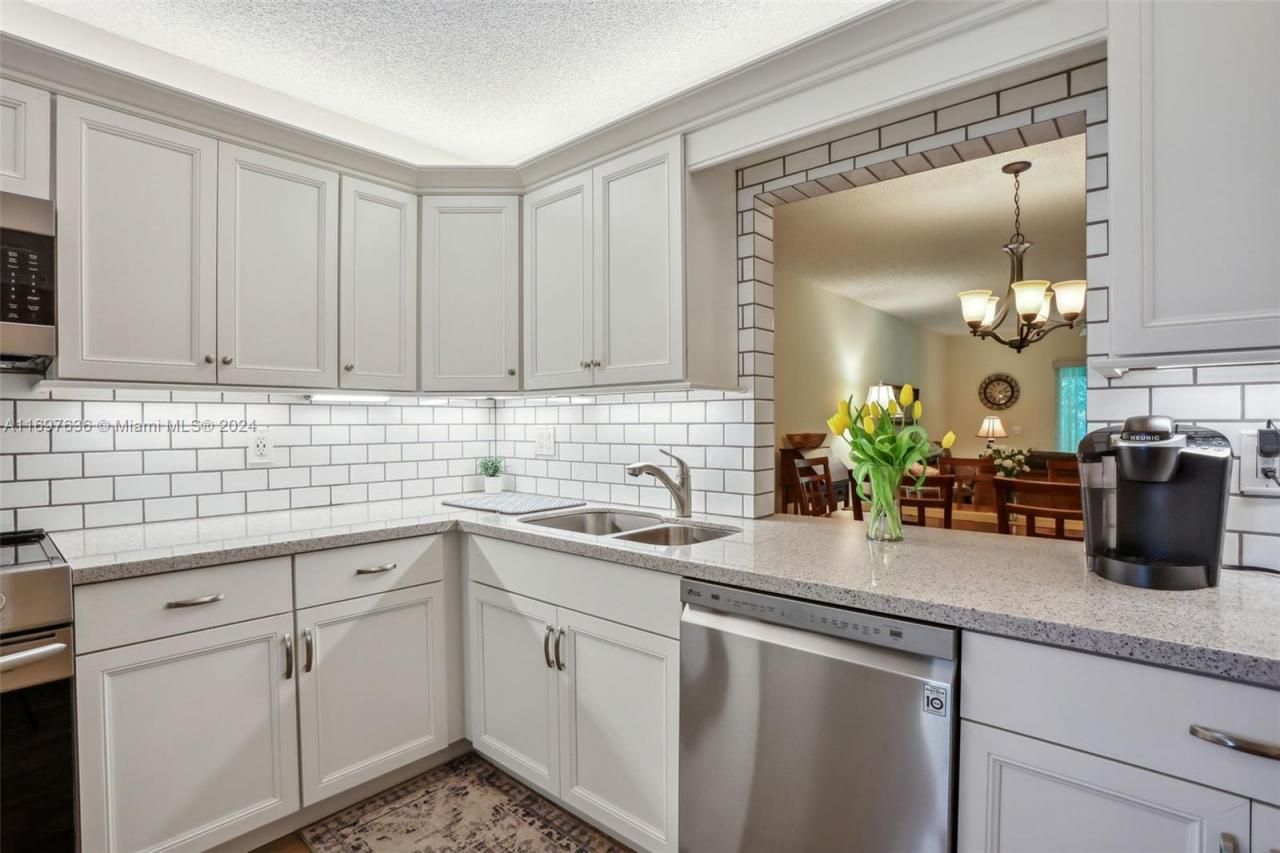 1600 SE Saint Lucie Blvd, Unit 110, Stuart, FL 34996 Photo