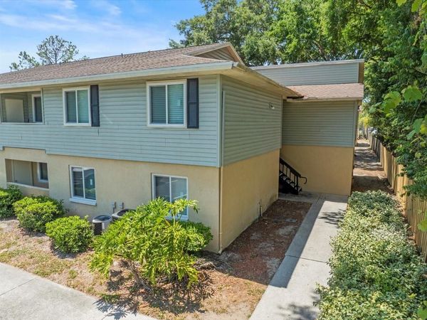 230 THORN TREE PLACE, Unit 230, BRANDON, FL 33510