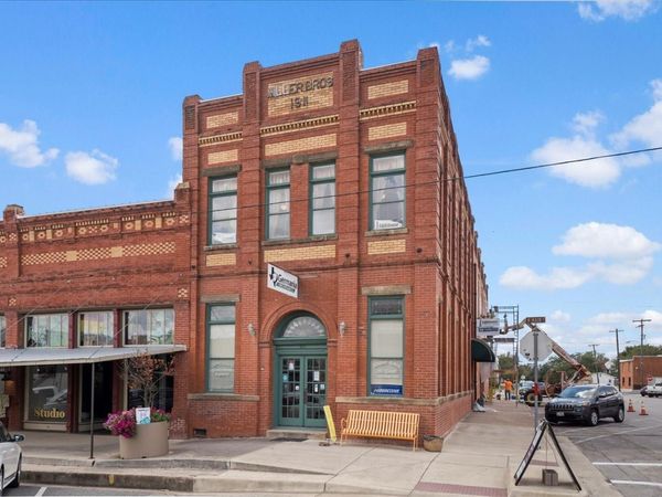 34 N Main ST, Elgin, TX 78621