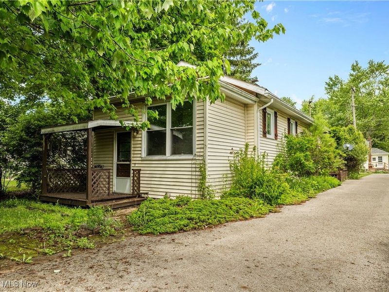 18061 Derr Avenue, Beloit, OH 44609 Photo 2