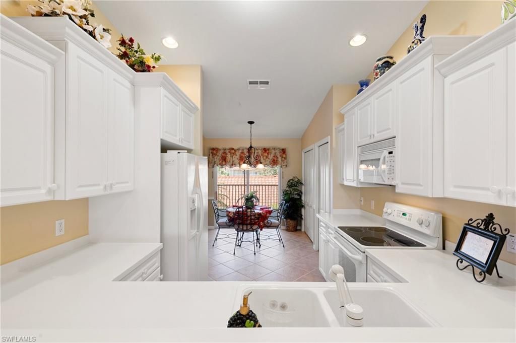 2860 Cypress Trace Cir, Unit 1825, Naples, FL 34119 Photo