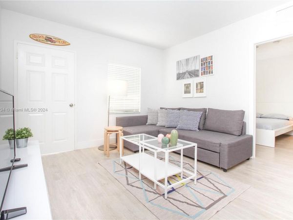 6238 SW 59th Pl, Unit 10, South Miami, FL 33143