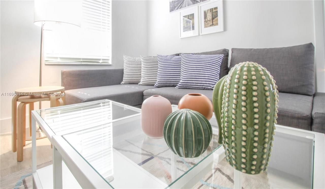 6238 SW 59th Pl, Unit 10, South Miami, FL 33143 Photo