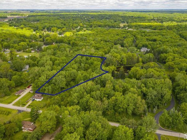 9107 Pine Forest Circle, Lambertville, MI 48144