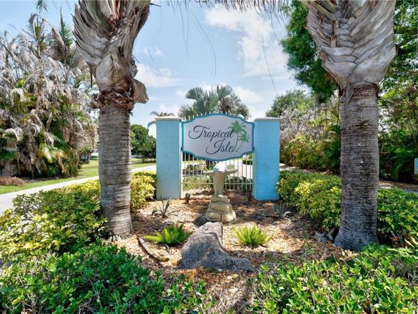 6370 Tropical Way, Vero Beach, FL 32967