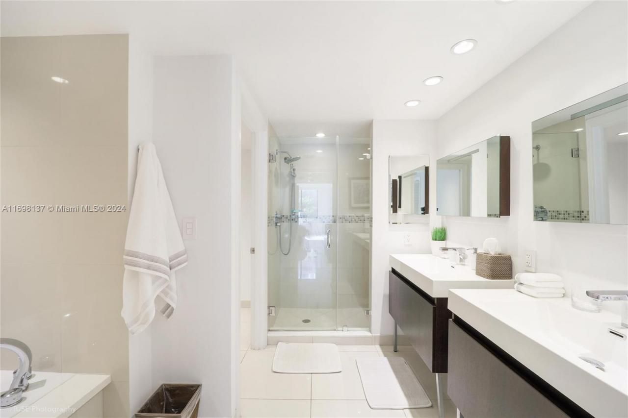 Please Call For Address, Unit 227, Key Biscayne, FL 33149 Photo