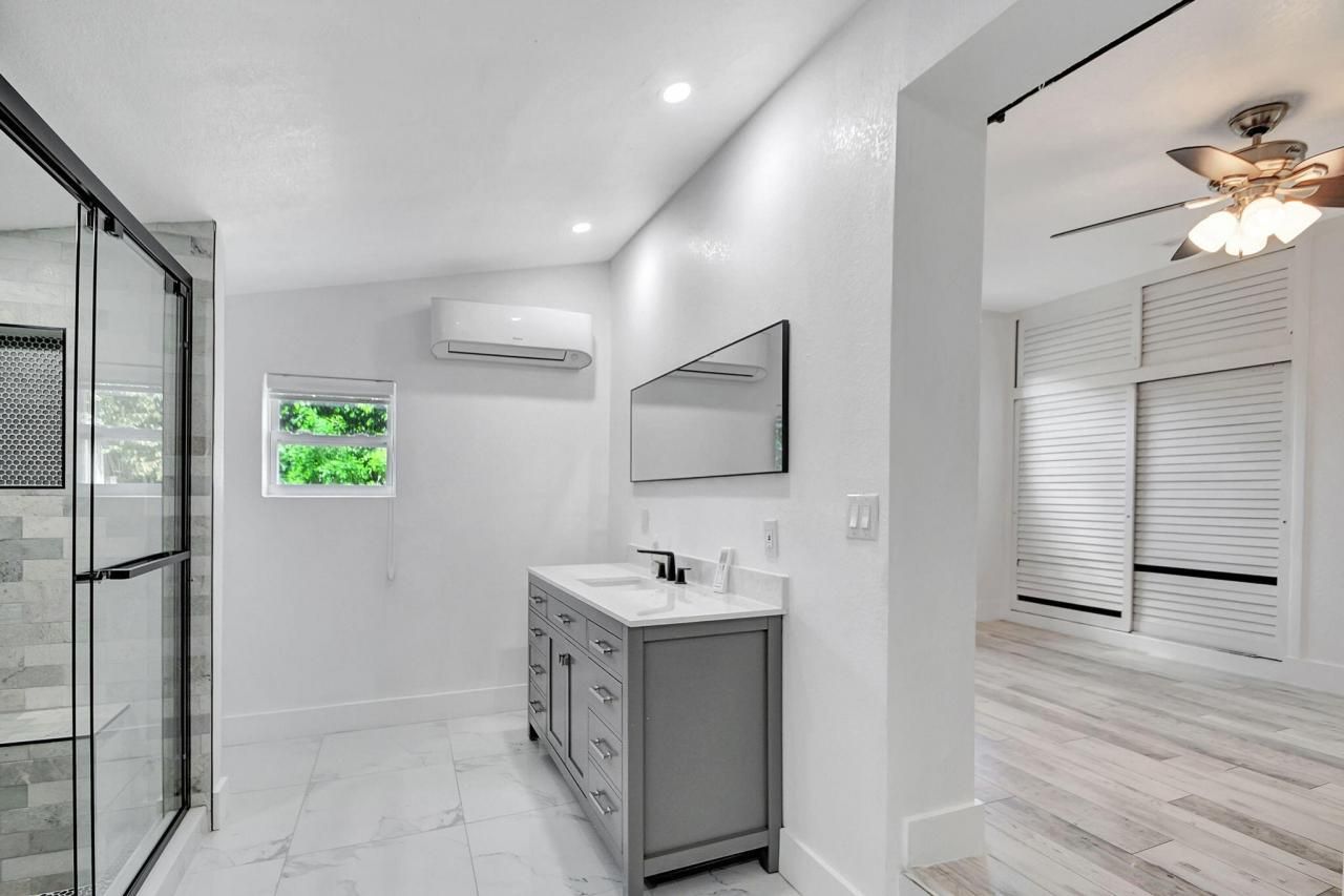 2478 Kentucky Street, West Palm Beach, FL 33406 Photo