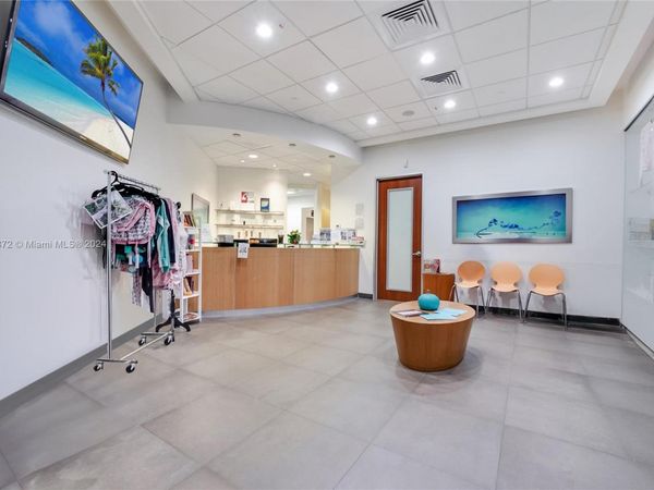 6705 Red Rd, Unit 518, Coral Gables, FL 33143