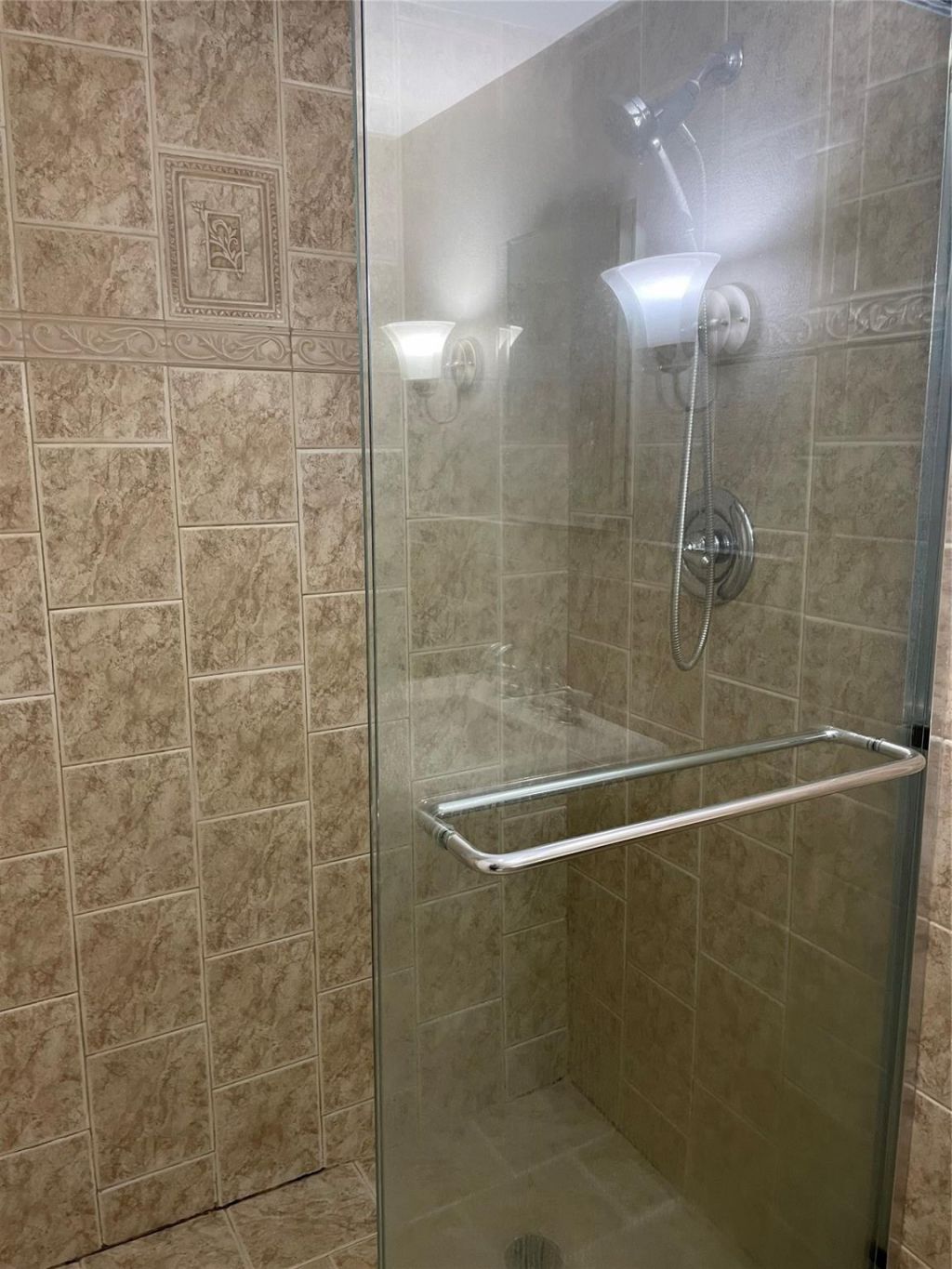 3015 N Ocean Boulevard, Unit 18J, Fort Lauderdale, FL 33308 Photo