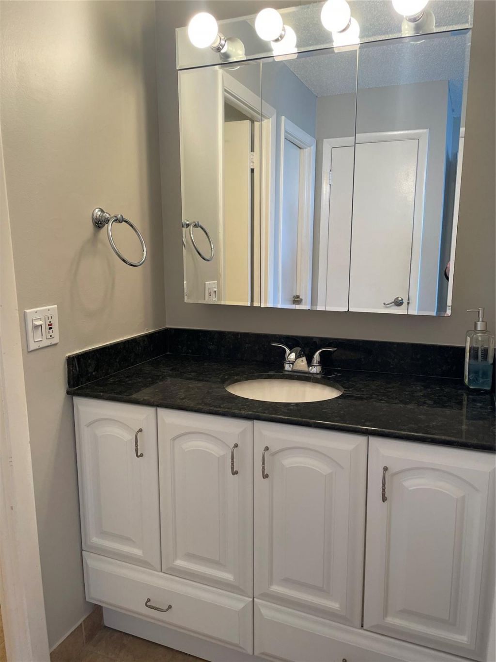 3015 N Ocean Boulevard, Unit 18J, Fort Lauderdale, FL 33308 Photo