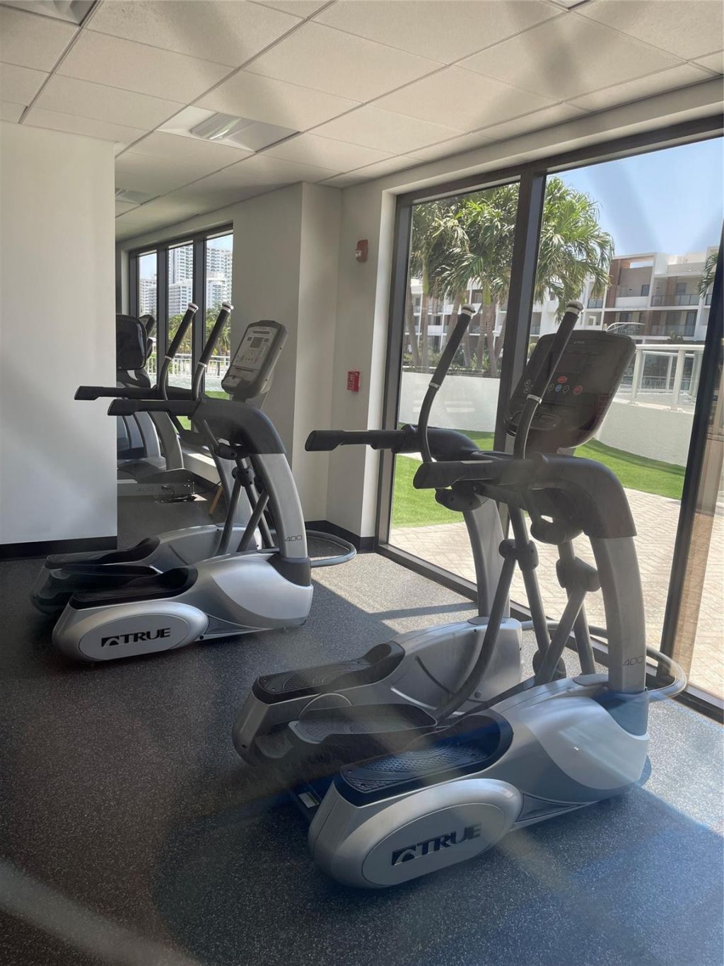 3015 N Ocean Boulevard, Unit 18J, Fort Lauderdale, FL 33308 Photo