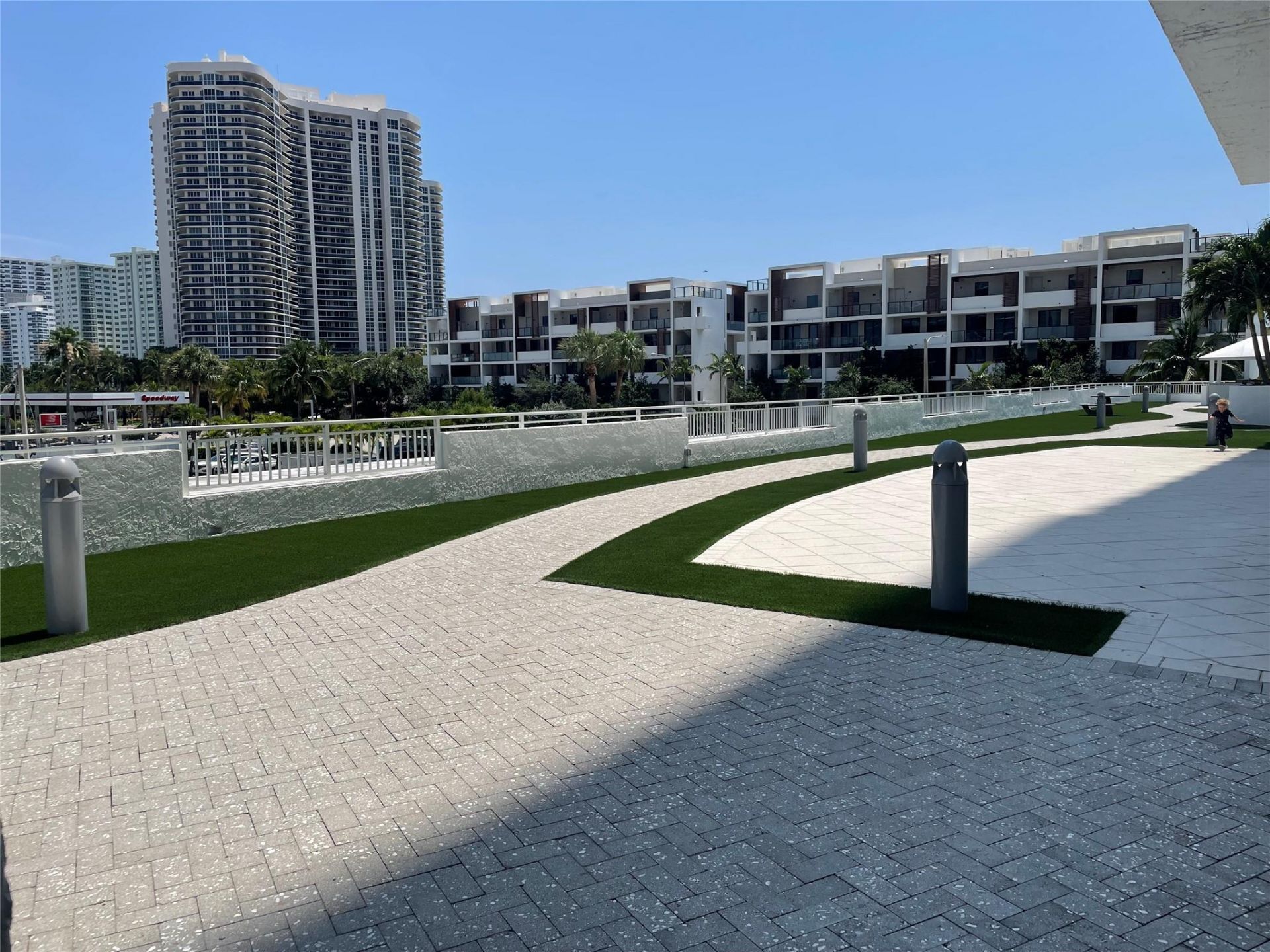 3015 N Ocean Boulevard, Unit 18J, Fort Lauderdale, FL 33308 Photo