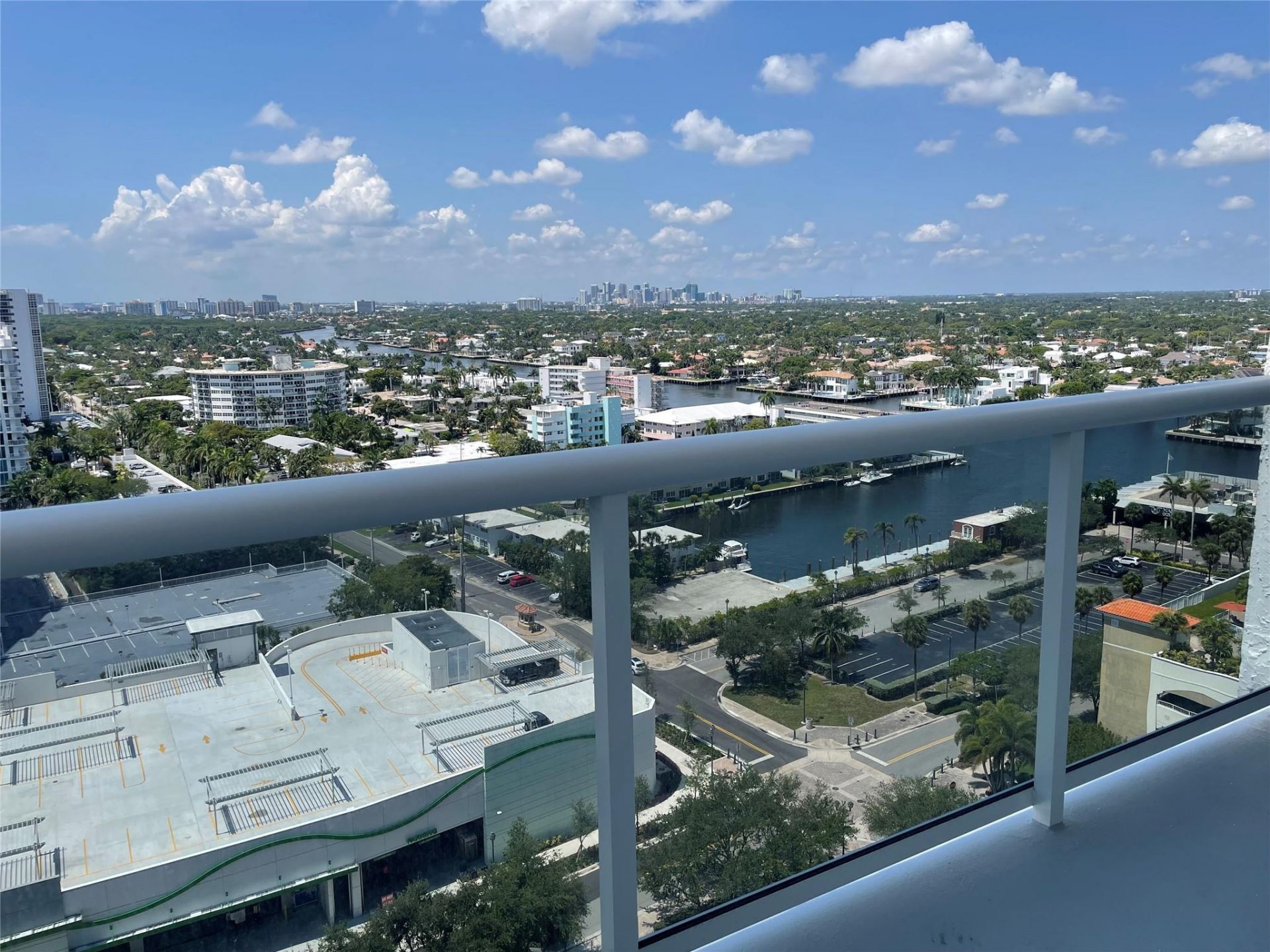 3015 N Ocean Boulevard, Unit 18J, Fort Lauderdale, FL 33308 Photo