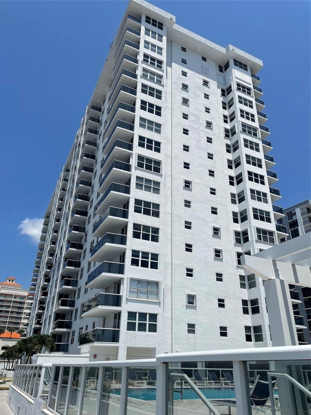 3015 N Ocean Boulevard, Unit 18J, Fort Lauderdale, FL 33308 Photo