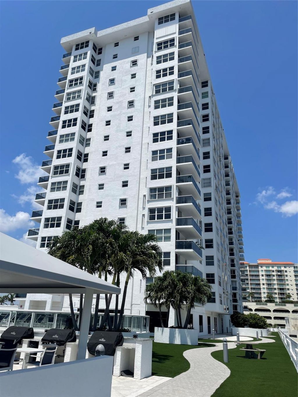3015 N Ocean Boulevard, Unit 18J, Fort Lauderdale, FL 33308 Photo