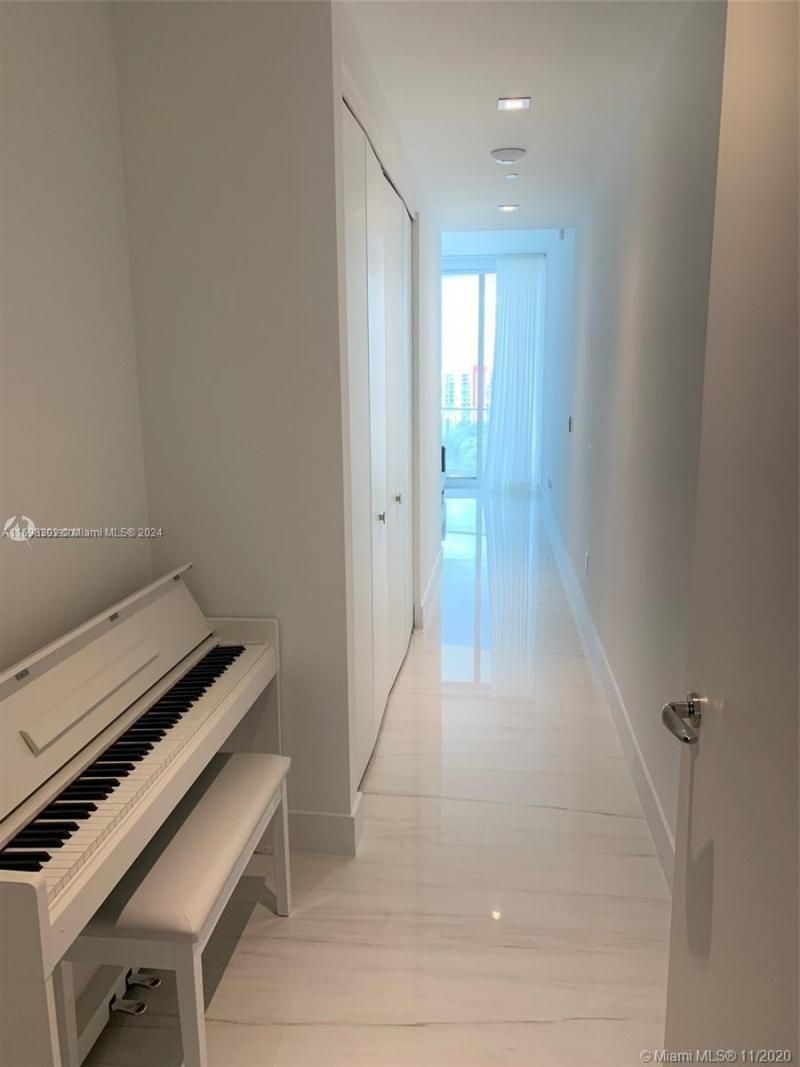 16901 Collins Ave, Unit 1402, Sunny Isles Beach, FL 33160 Photo