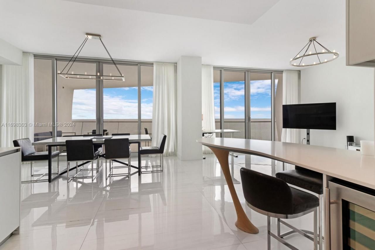 16901 Collins Ave, Unit 1402, Sunny Isles Beach, FL 33160 Photo