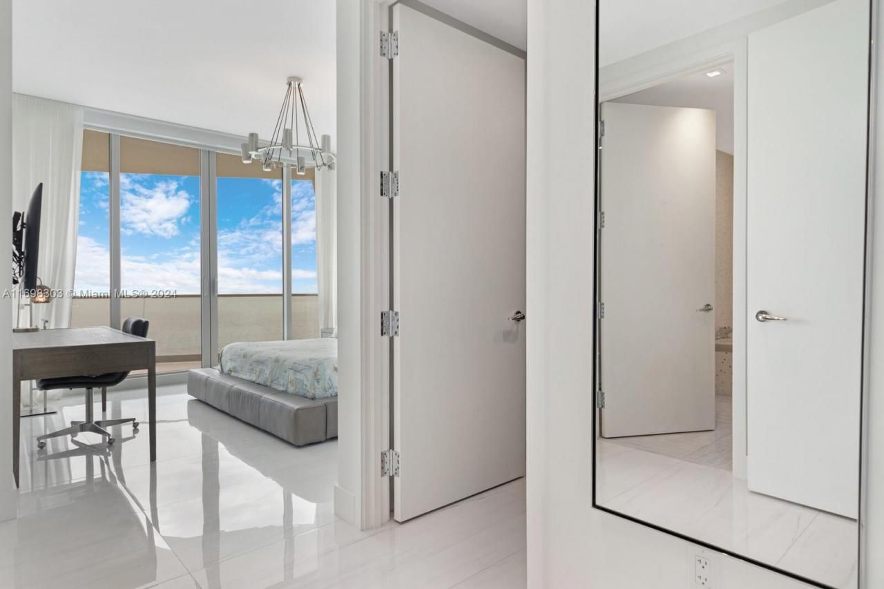 16901 Collins Ave, Unit 1402, Sunny Isles Beach, FL 33160 Photo