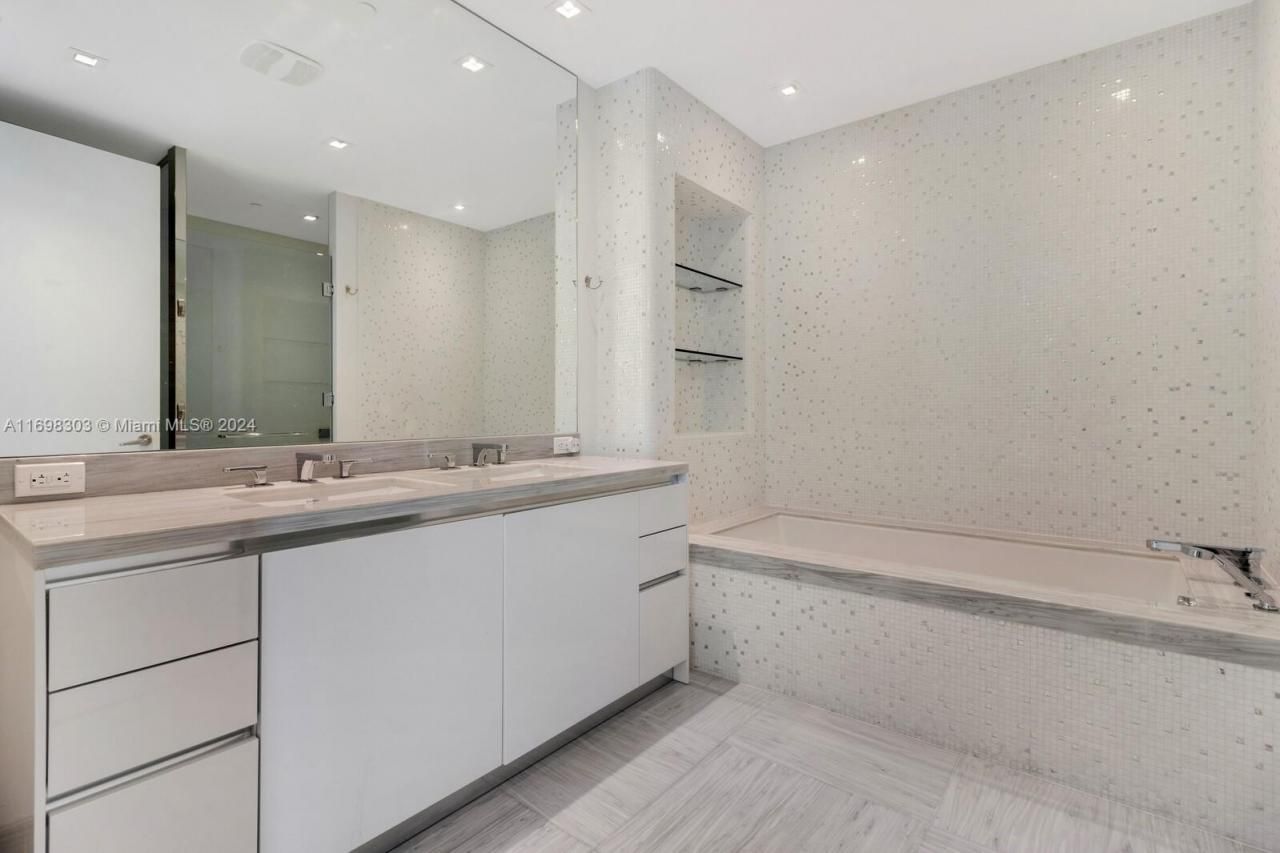 16901 Collins Ave, Unit 1402, Sunny Isles Beach, FL 33160 Photo