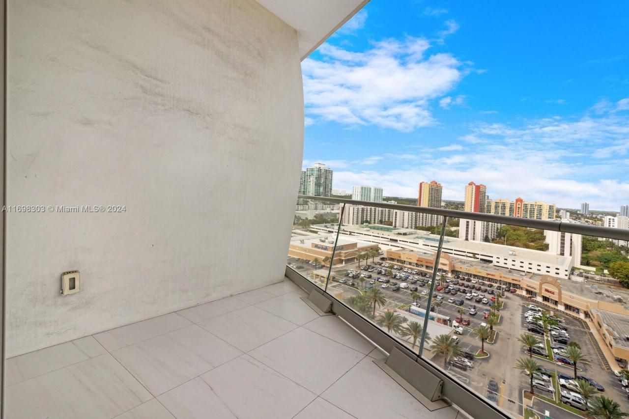 16901 Collins Ave, Unit 1402, Sunny Isles Beach, FL 33160 Photo