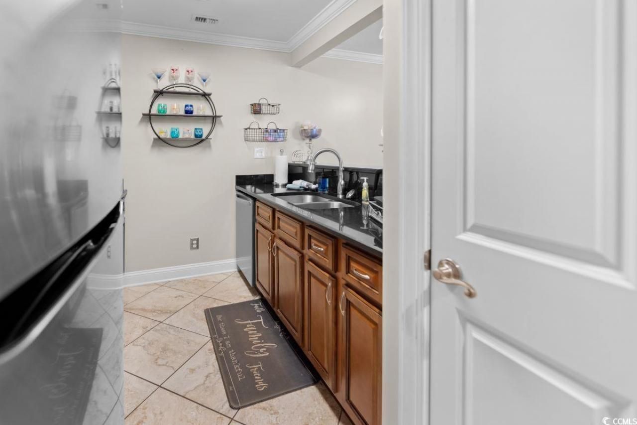 202 75th Ave N Photo 7