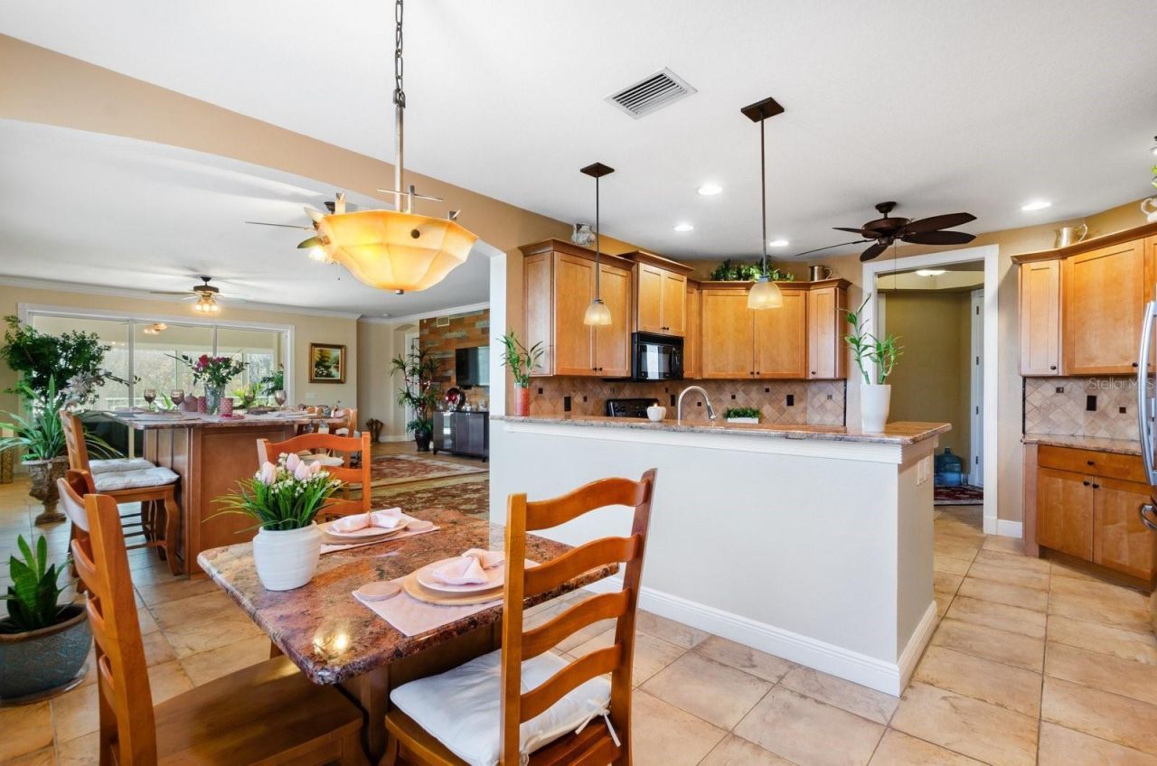 5209 Manorwood Drive, Unit 3A, Sarasota, FL 34235 Photo