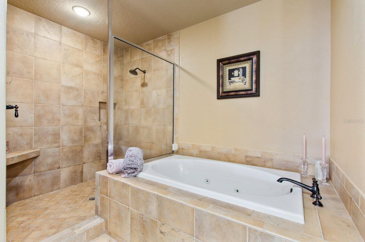 5209 Manorwood Drive, Unit 3A, Sarasota, FL 34235 Photo