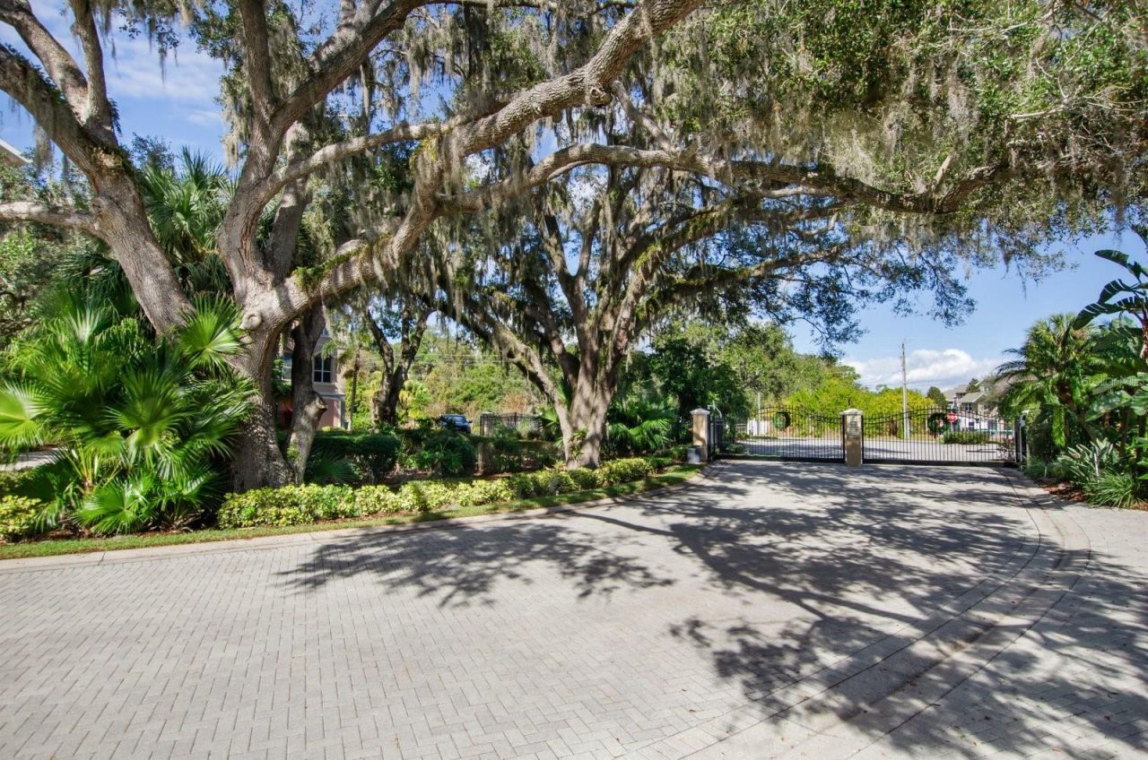 5209 Manorwood Drive, Unit 3A, Sarasota, FL 34235 Photo