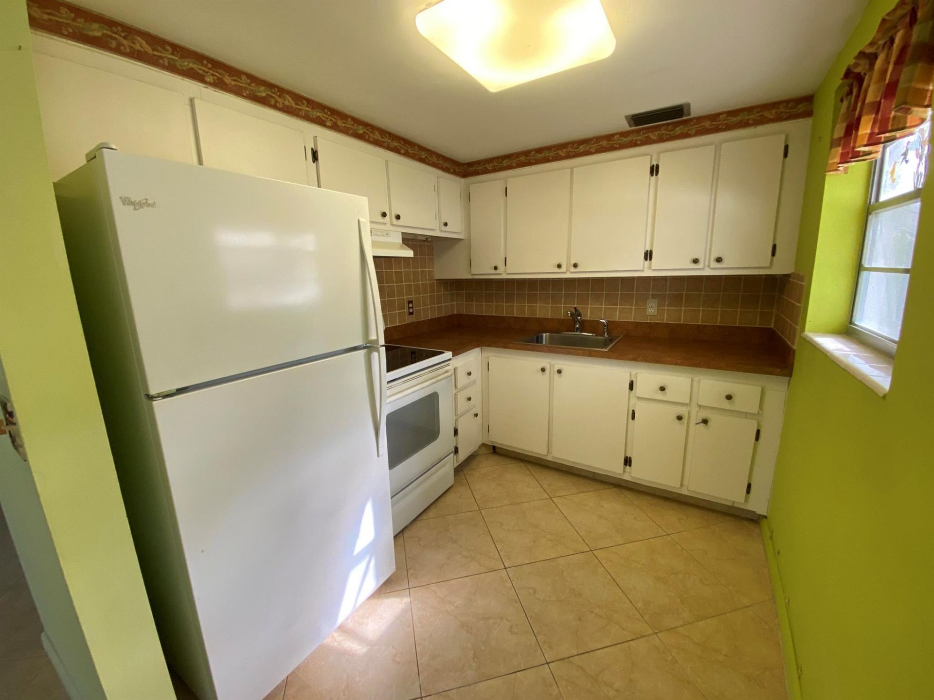 95 Cambridge E, Unit 95, West Palm Beach, FL 33417 Photo