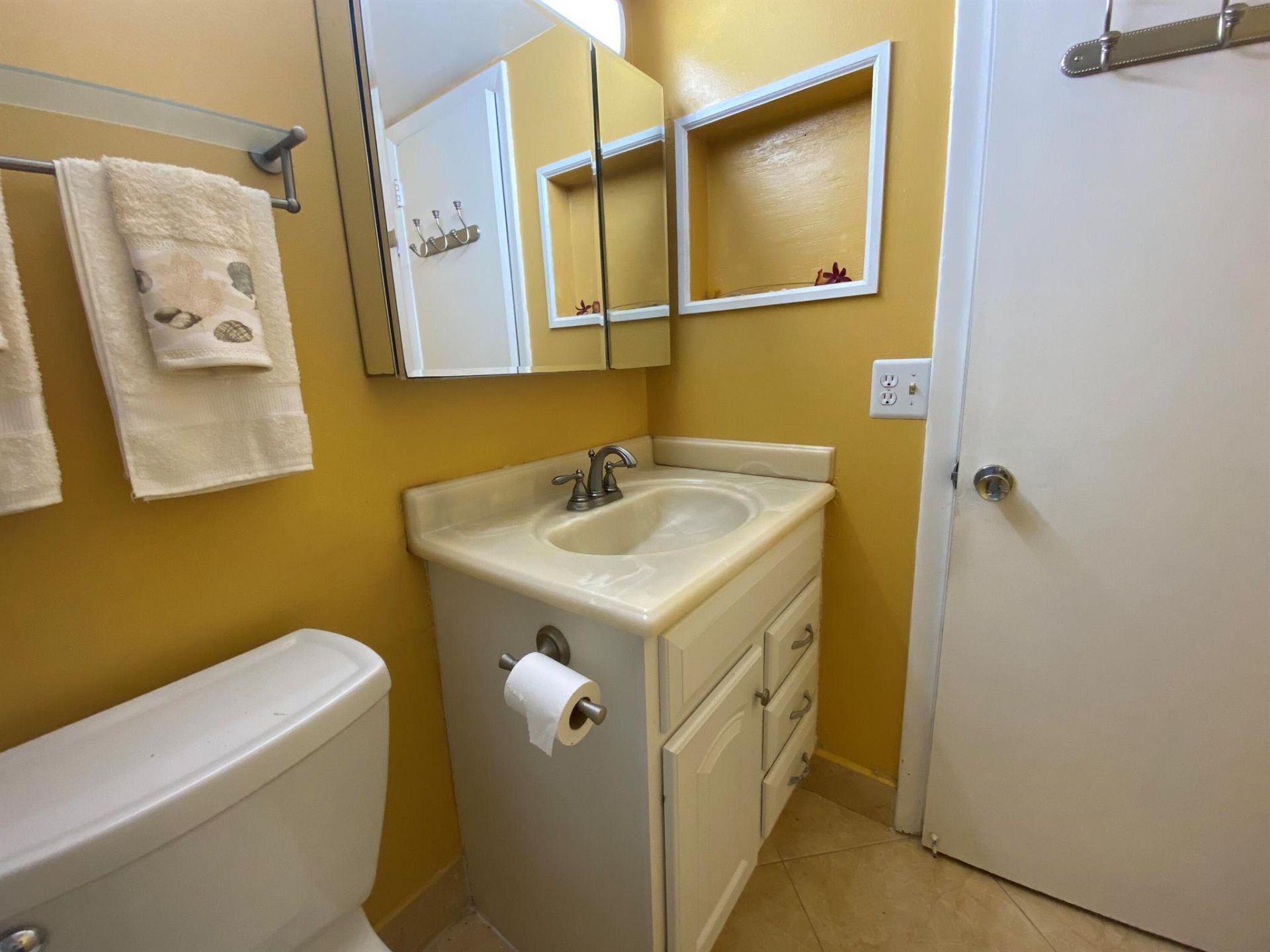 95 Cambridge E, Unit 95, West Palm Beach, FL 33417 Photo