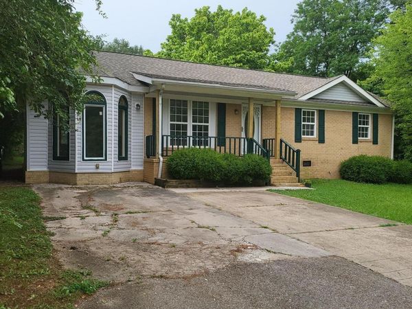 200 Cross Street, Bolivar, TN 38008